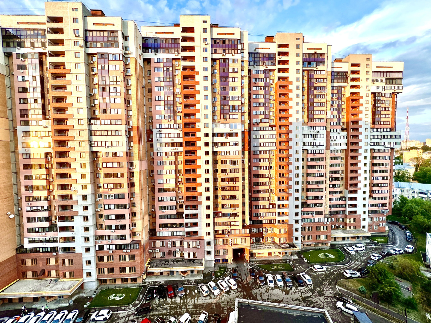 Уютные Апартаменты в ЖК Современник Нa 9 этаже (рядом с МТЛ-Арена)