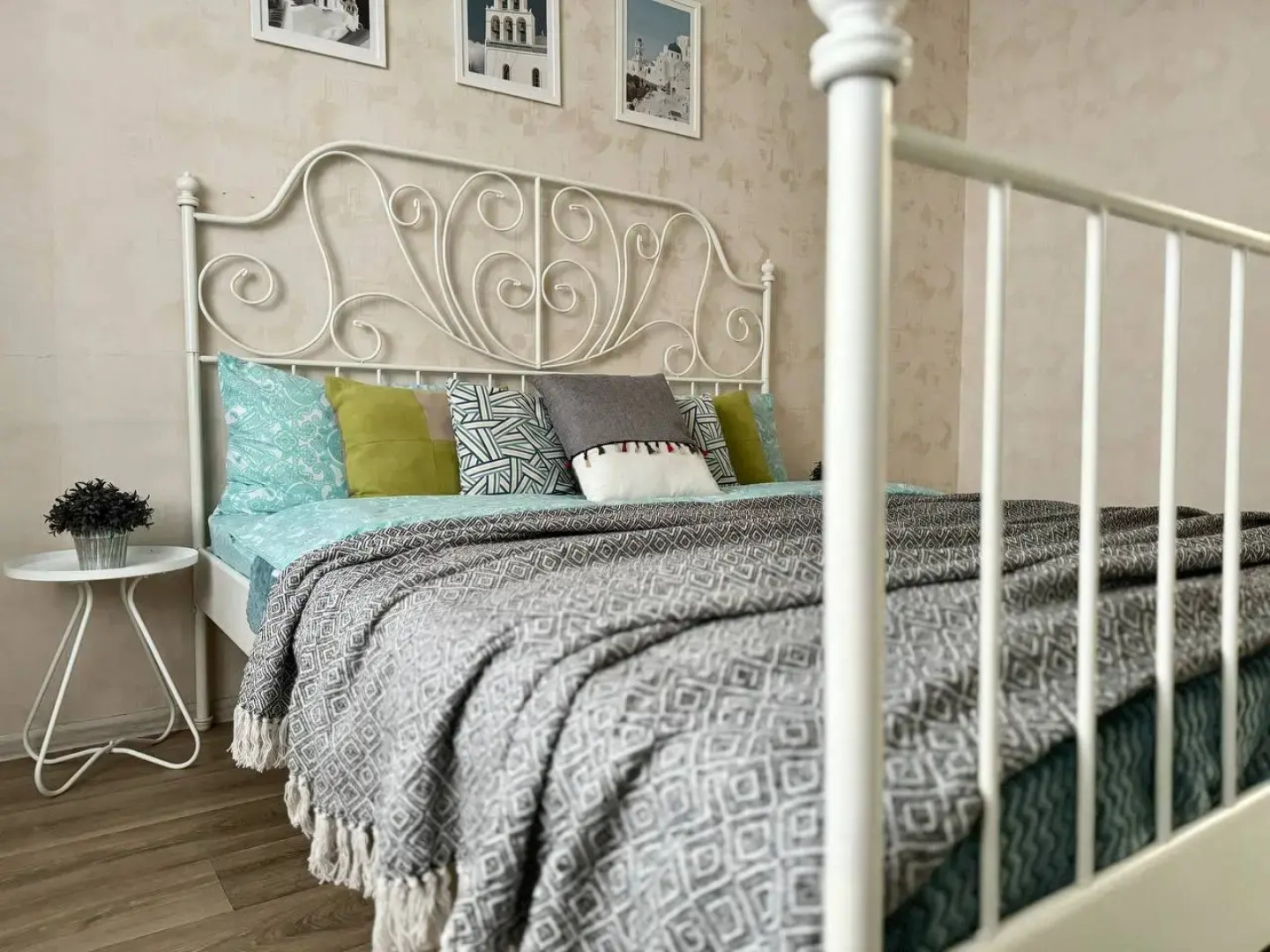 Олимпийский бульвар с видом на город