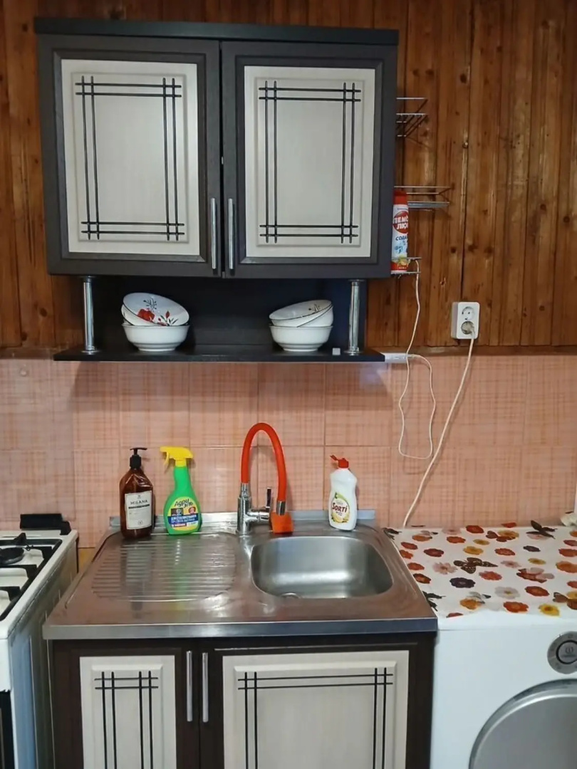 Частный Дом в Центpе Дeревни Взвад