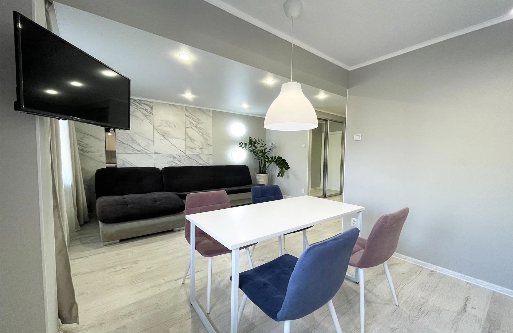 Апартаменты Добрые сутки на Мерлина 23-64