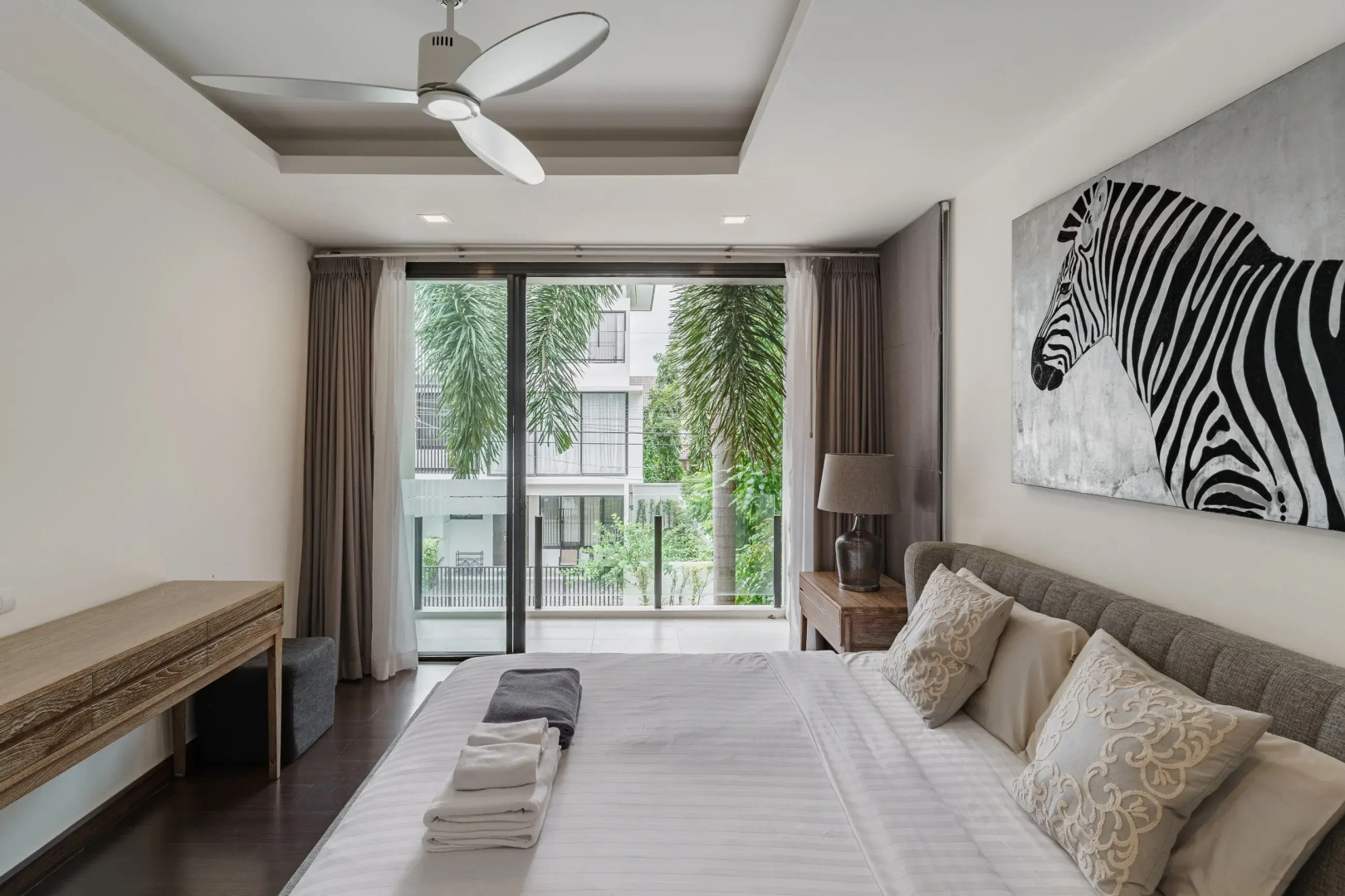 Вилла с 5 спальнями и бассейном на крыше рядом с пляжем Бангтао LP-65/46