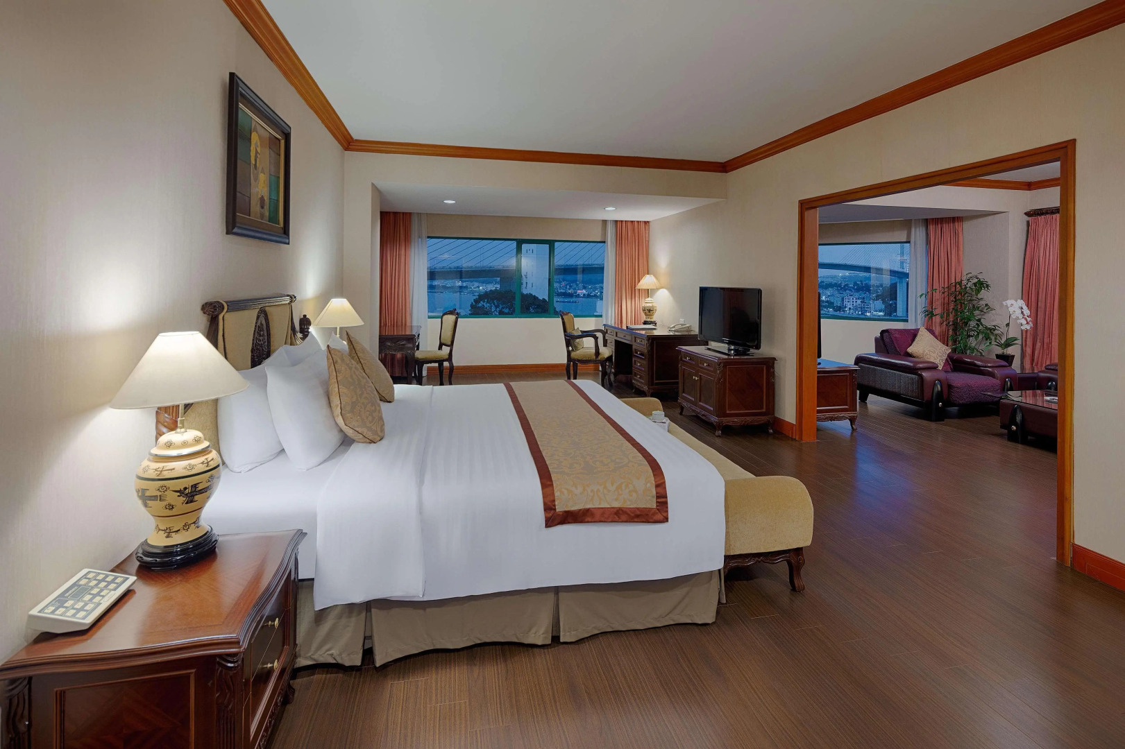 Отель Halong Plaza