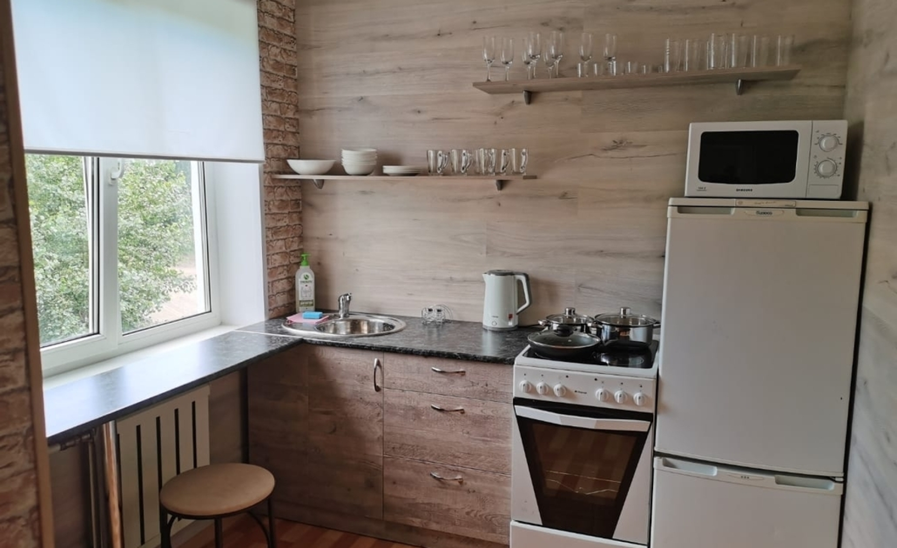 Апартаменты Сутки Как Дома на Сафьяновых 1