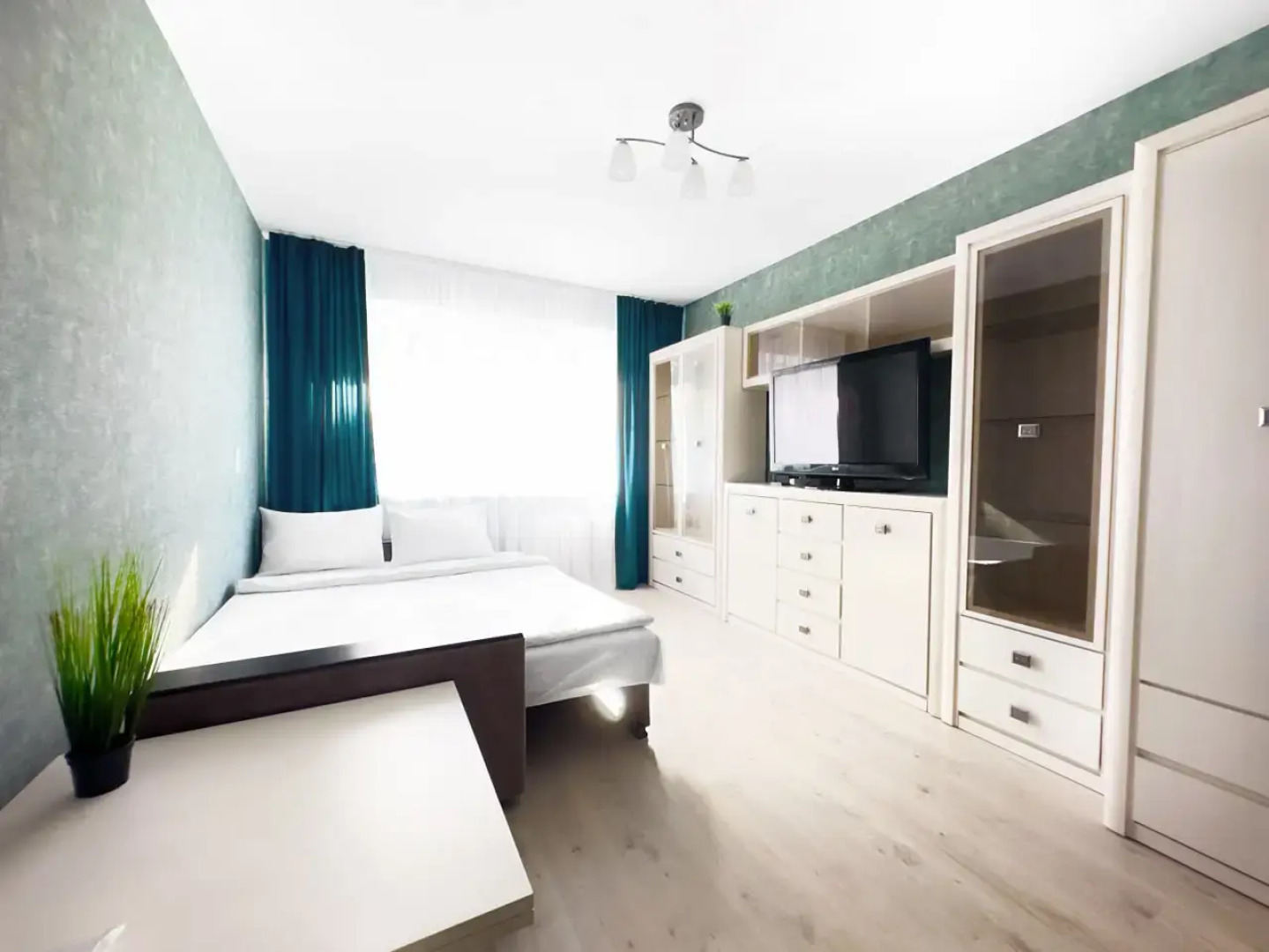 Апартаменты 2 комнаты в центре по улице Короля