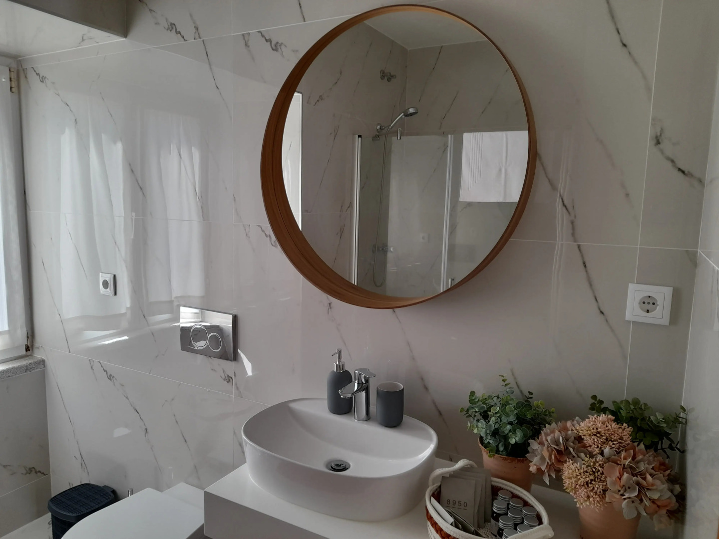 Отель Coliving with Coworking Space Open 24/7