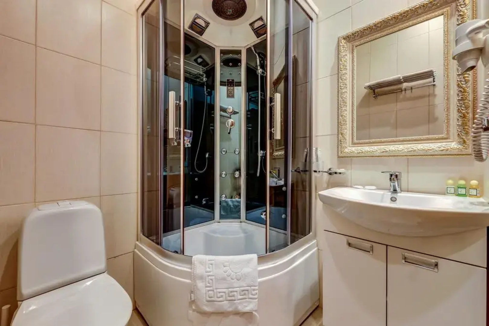 AZIMUT Отель Дербеневская Москва