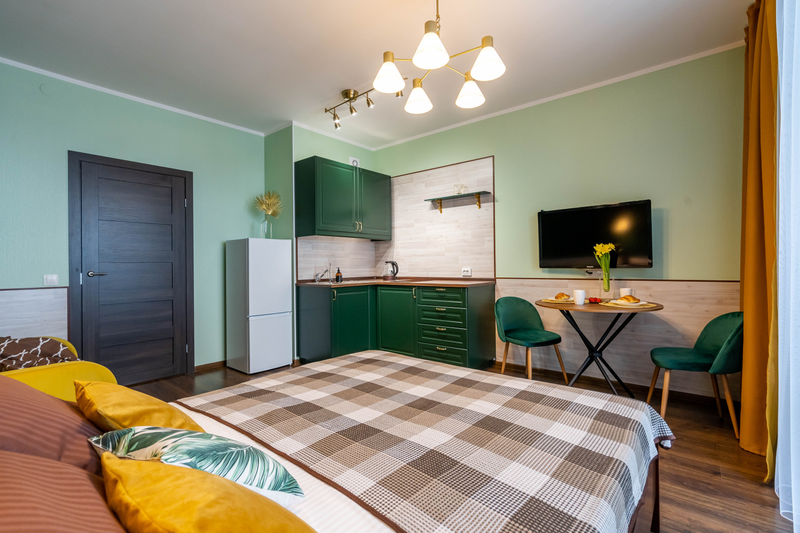 Апартаменты Green studio Emerald
