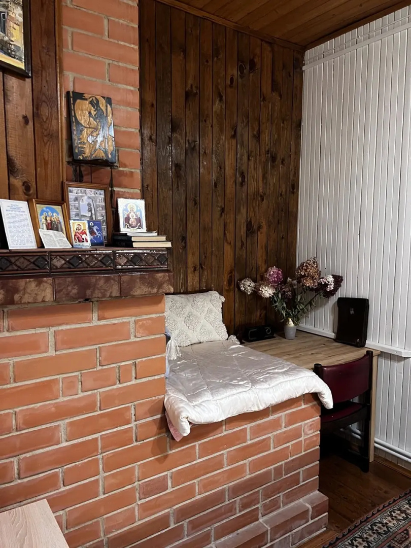 Частный дом четырехкомнатная дача 120 м²
