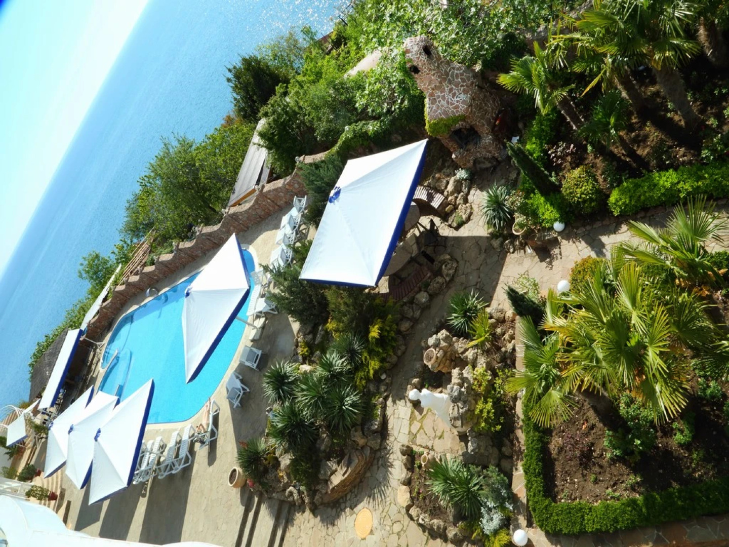 Отель Мажестик