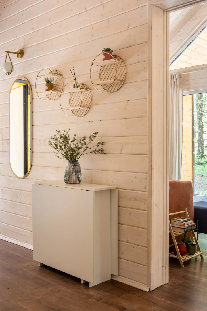 Частный дом в еловом лесу