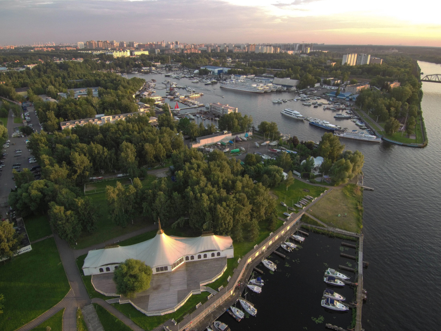 Отель ПлавОтель