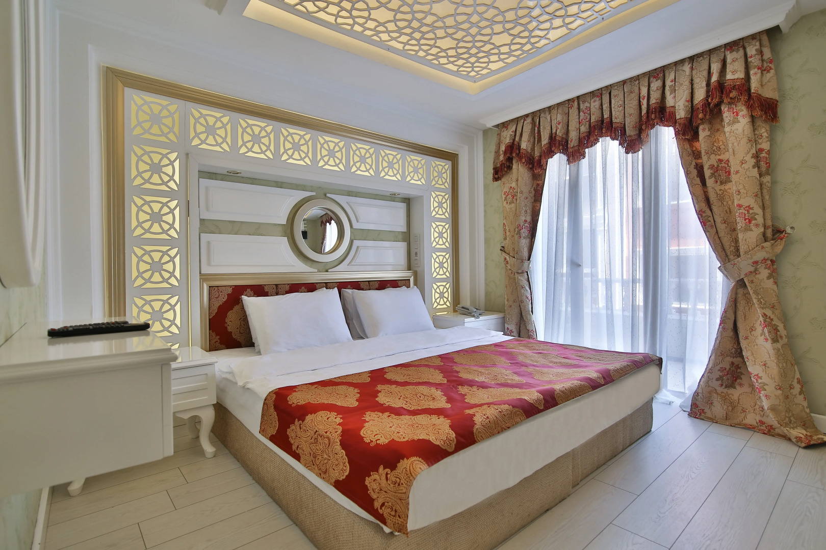 Отель Queens Land Istanbul