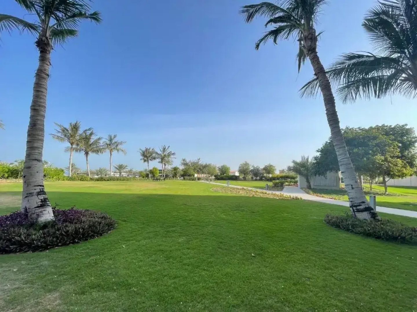 Апарт-отель Al Hamra Palace At Golf&Sea