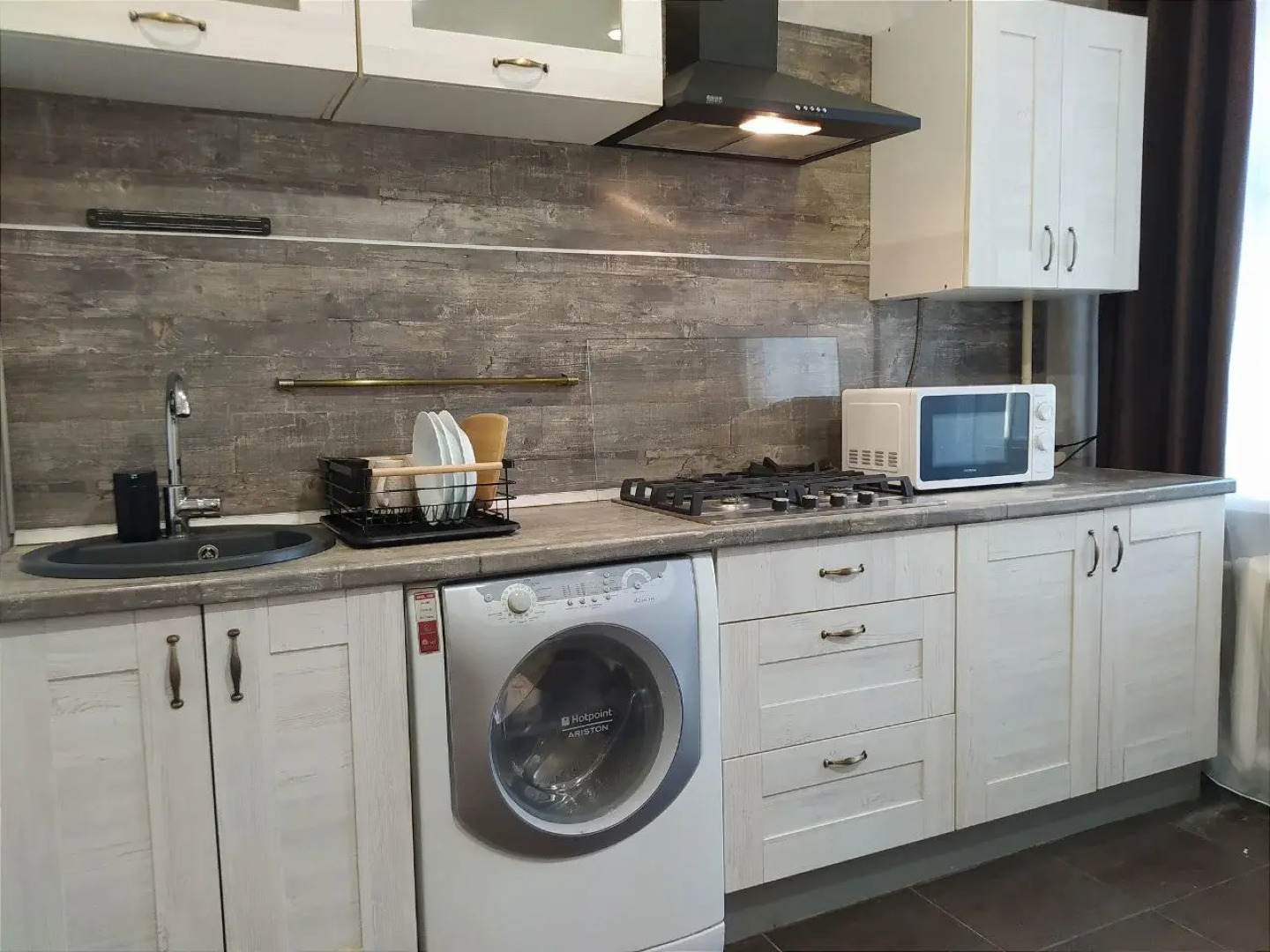 Квартира Просторная однокомнатная на ул. Ньютона