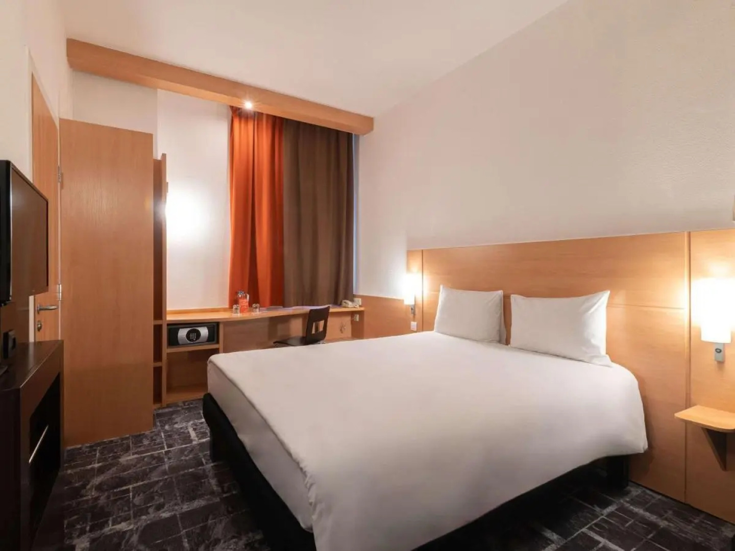 Отель Ibis Астана