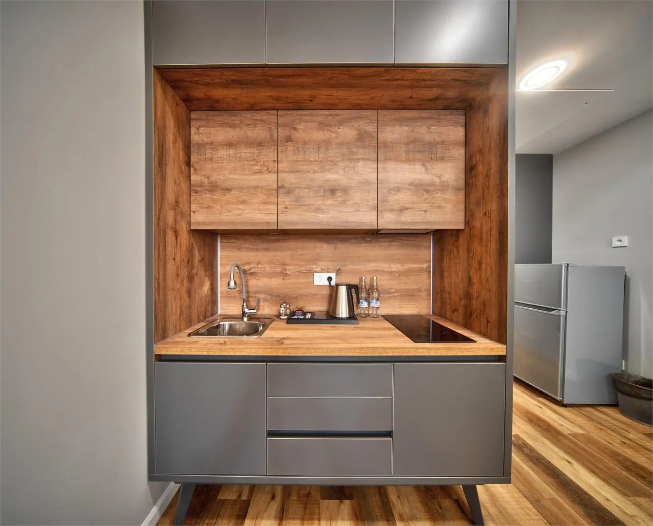 Хатти Апарт