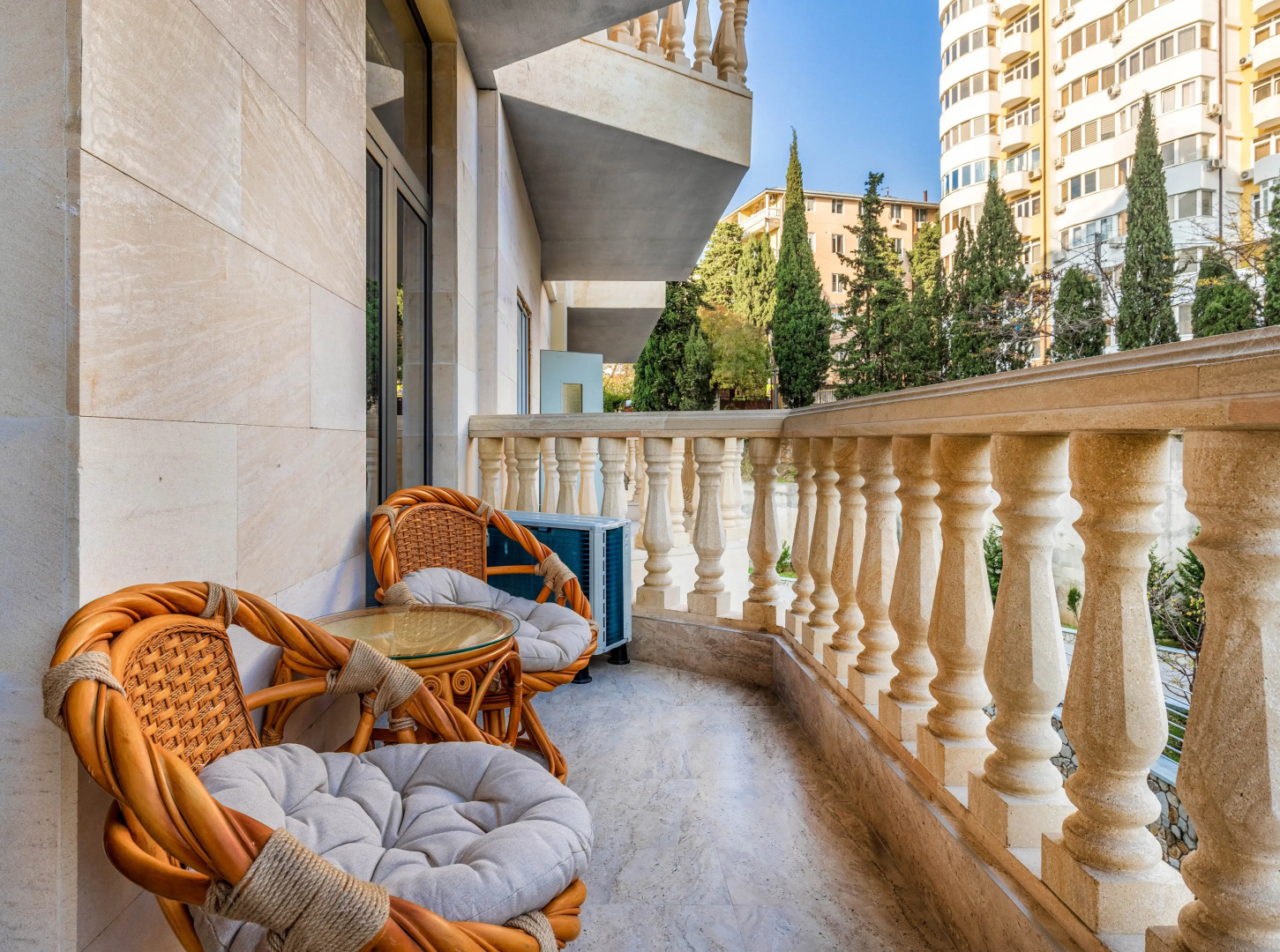 Московский квартал, Ялта