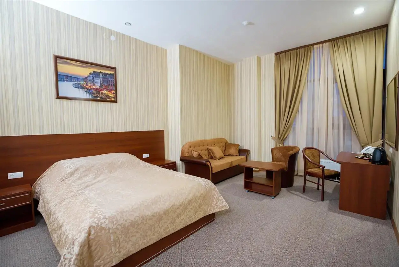 Отель Рояль