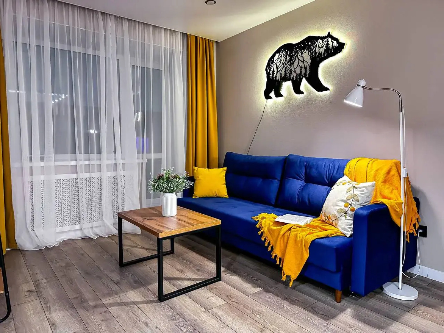 Квартира двухкомнатная в Кировске на Ленина 22 сеть Как дома