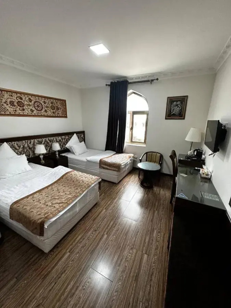 Отель Shahriston