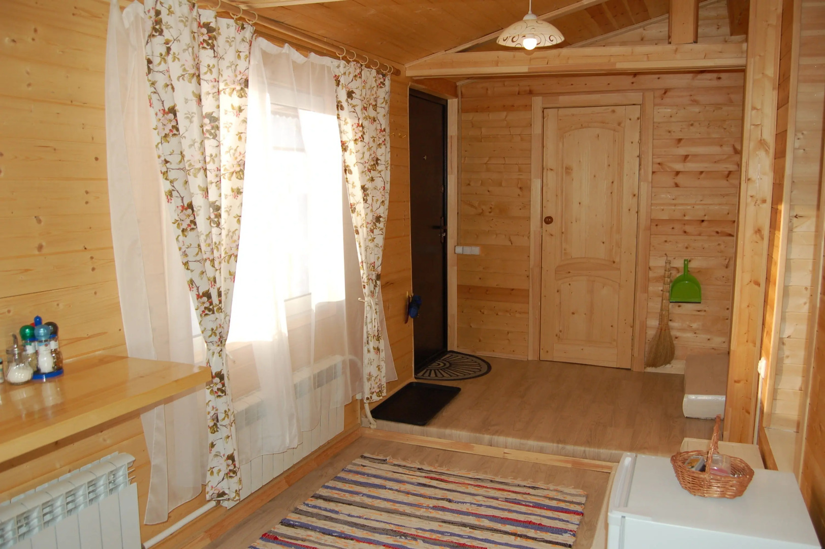 Дом с наличниками около Ростова