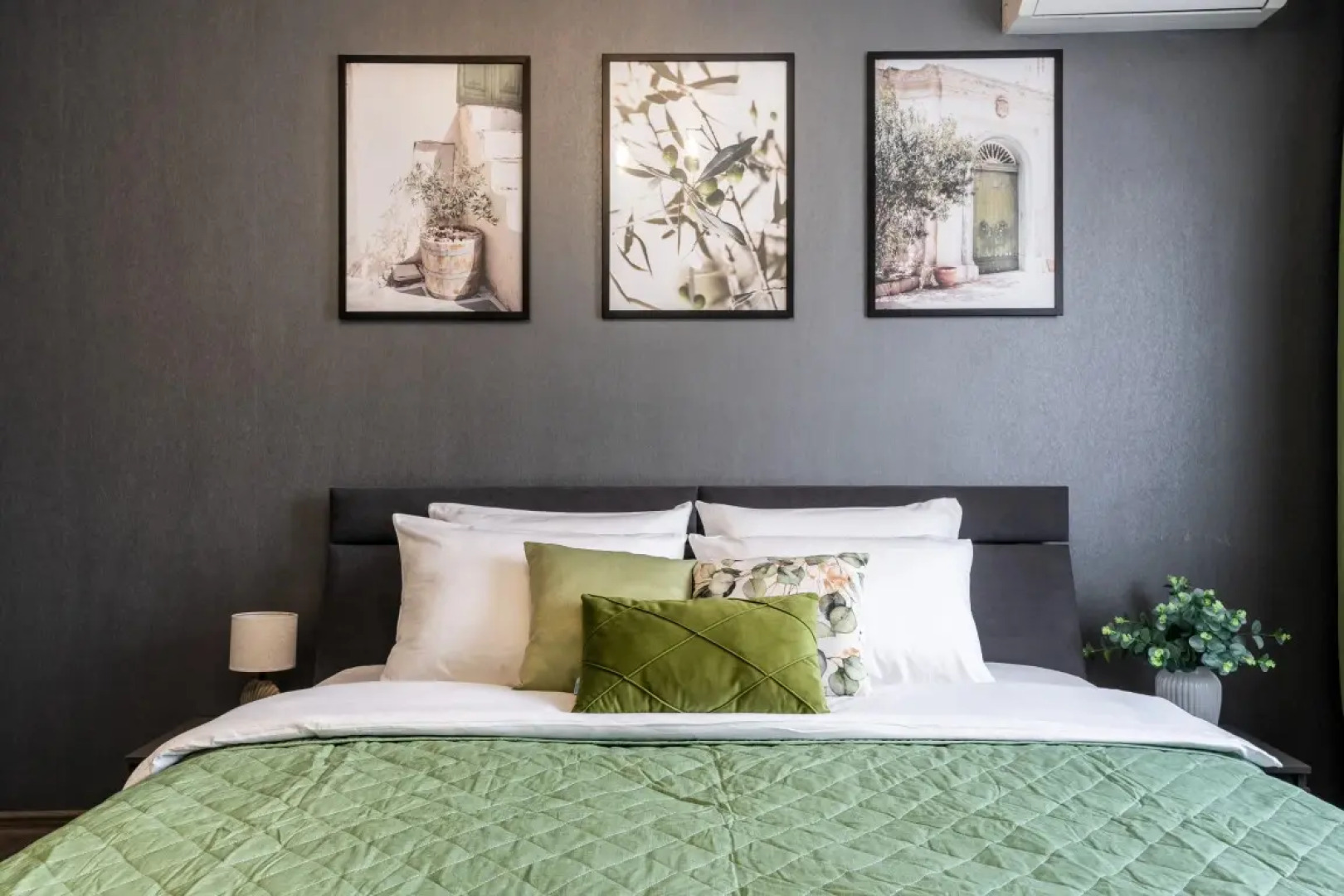 Квартира двухкомнатная Апарт-Отелика в шаговой доступности к парку Галицкого