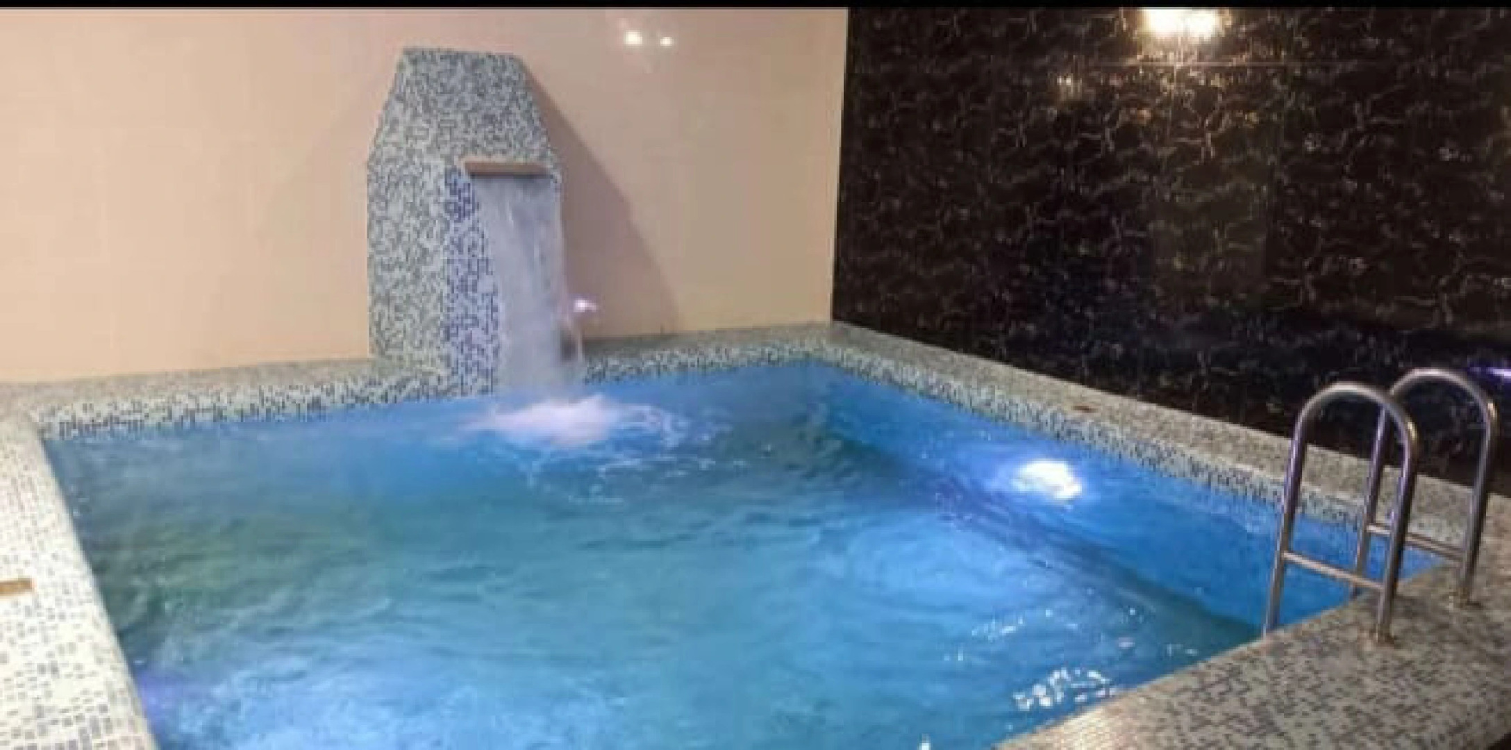 Отель на радужной