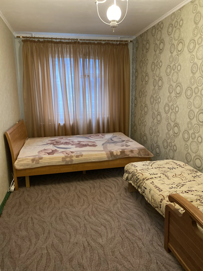 Квартира трехкомнатная Кирова 54