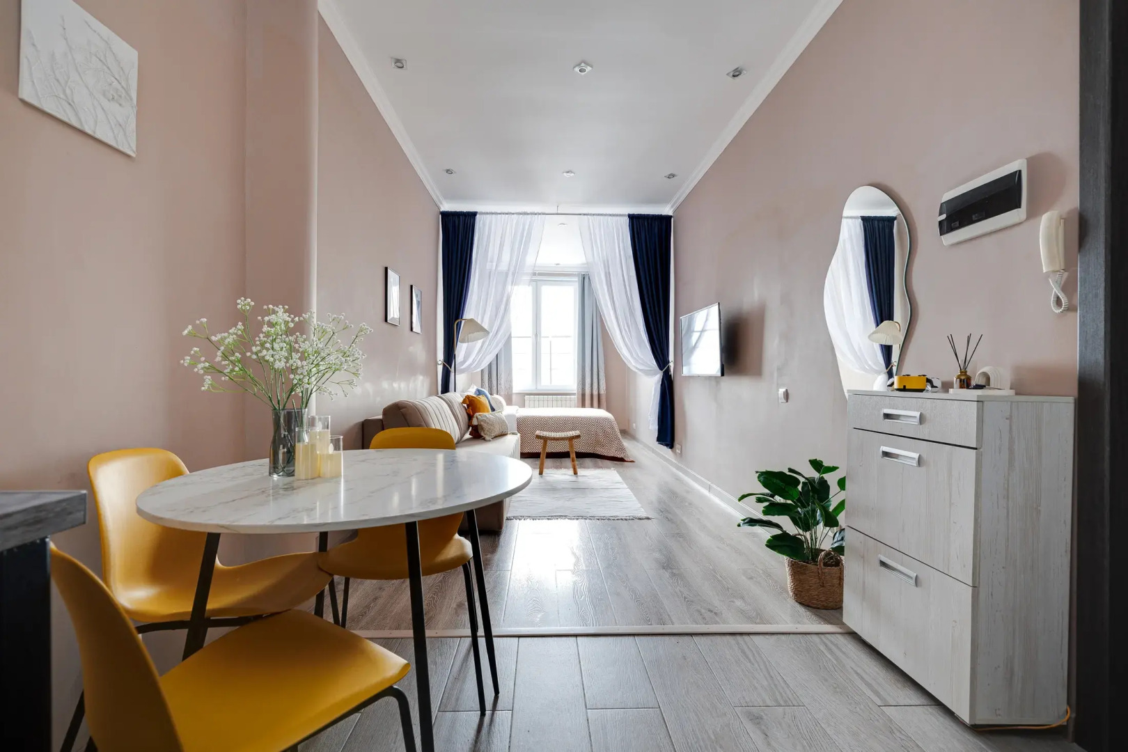 Апартаменты  Happy People рядом с трассой М-4 и в доме с Термы Видное