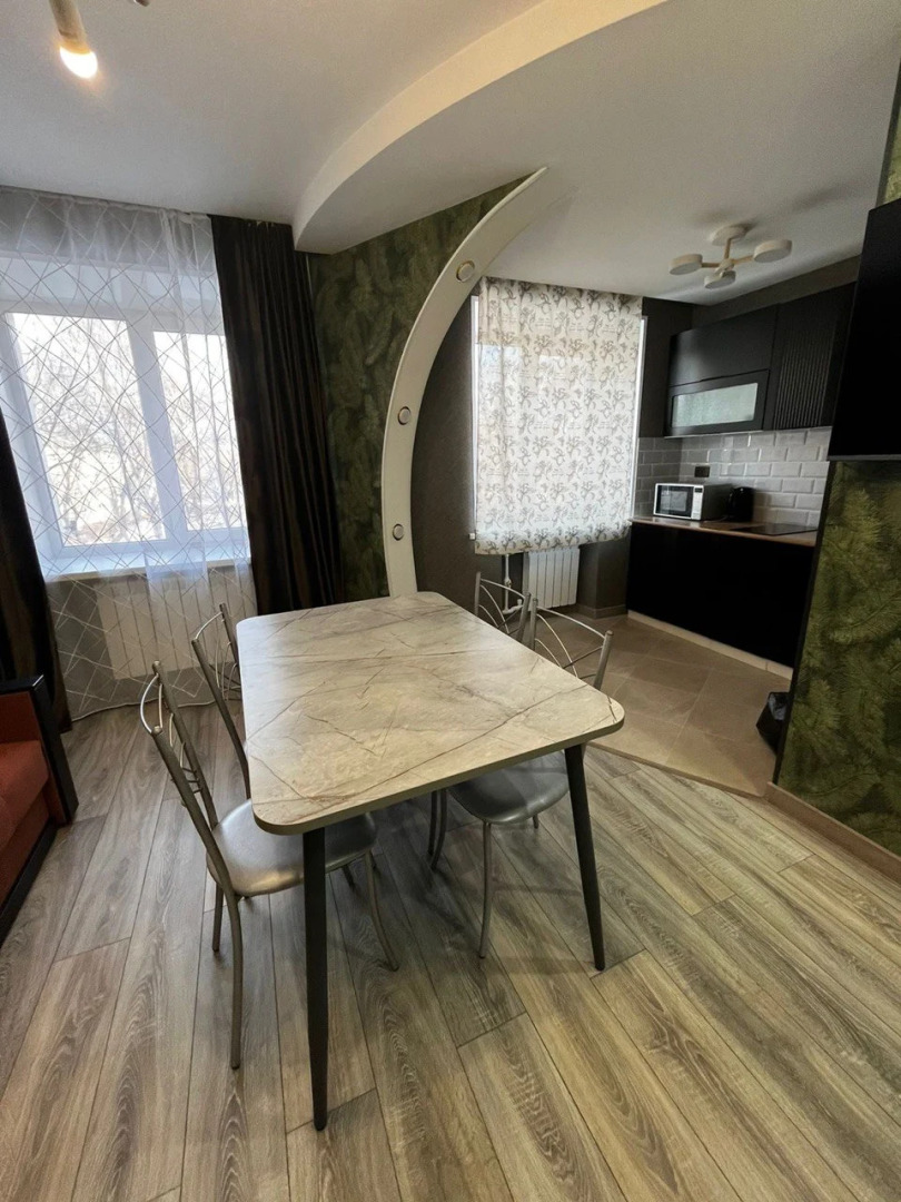 Апартаменты Уютная двухкомнатная квартира в центре