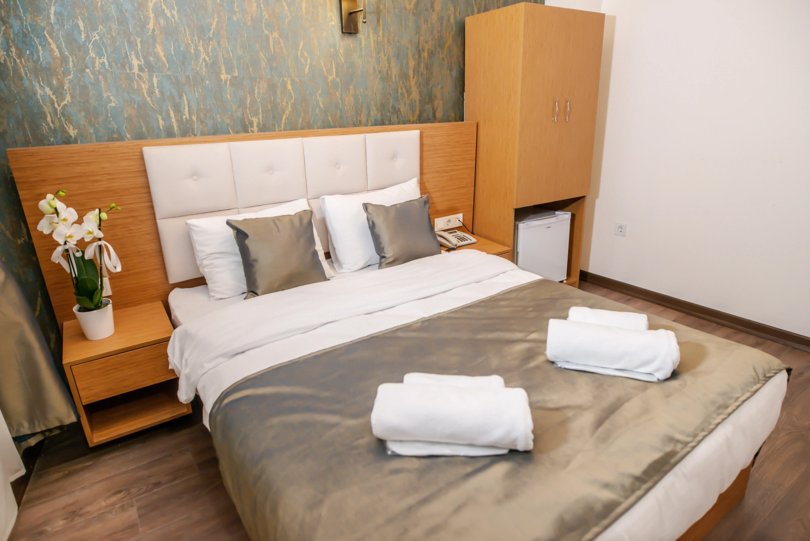 Отель The Camelot