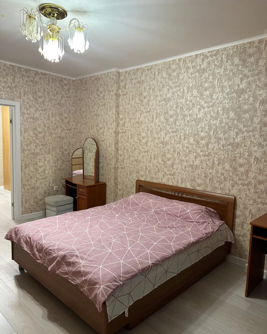 Апартаменты Уютные 2х комнатные недалеко от центра и метро