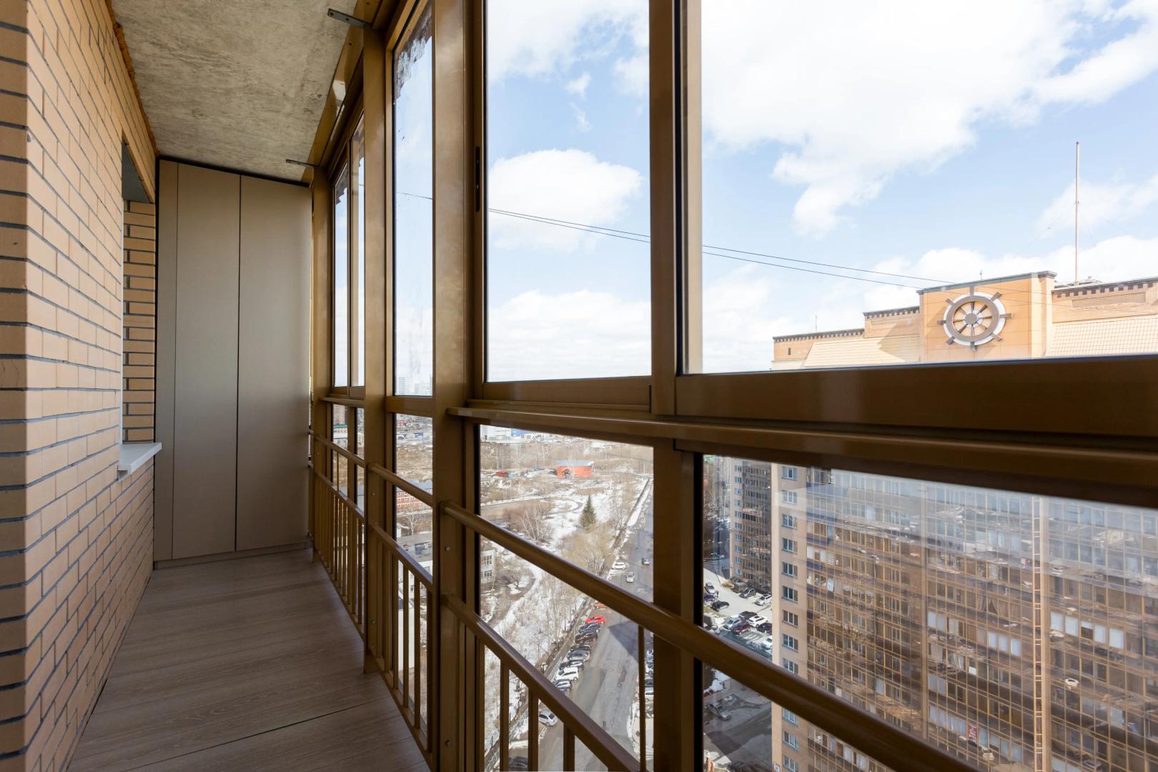 Апартаменты  на 18 Этаже Hugge Place