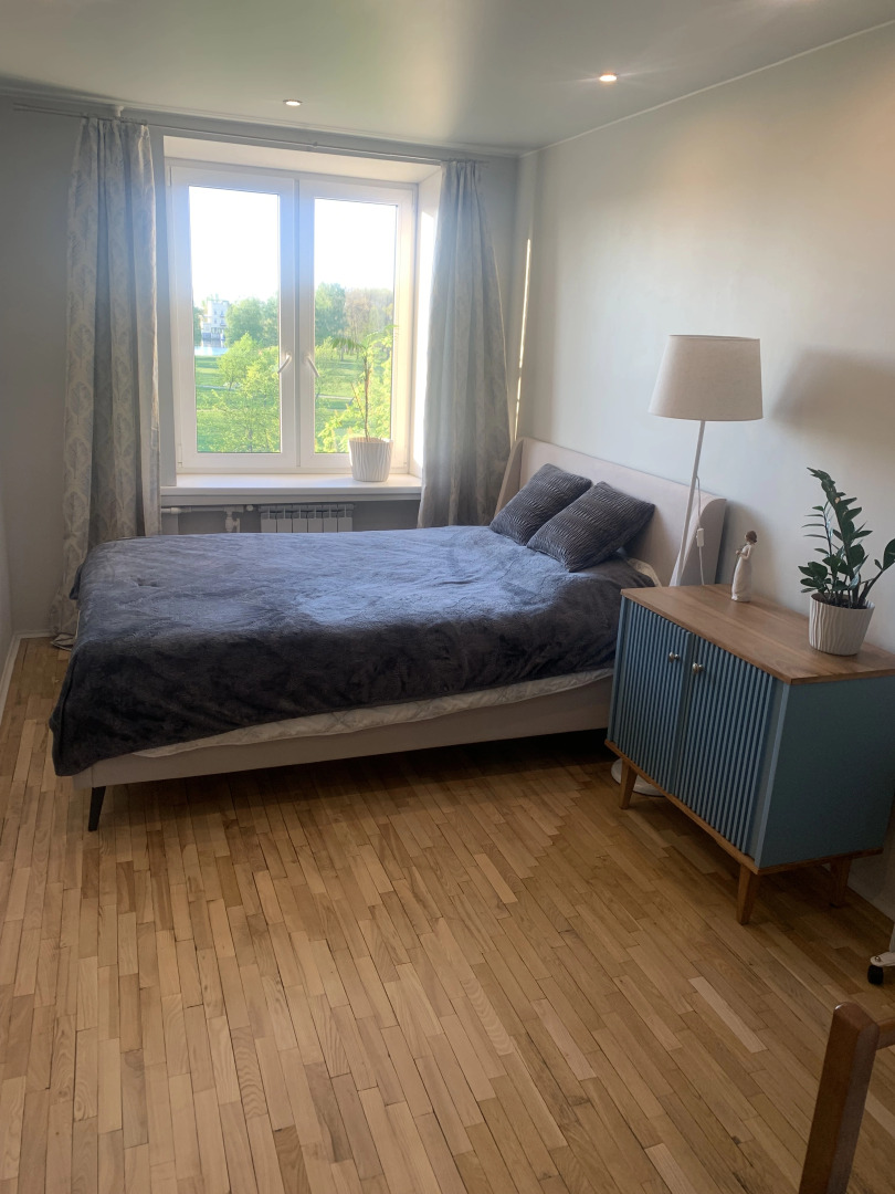 Апартаменты квартира с видом в центре Петергофа