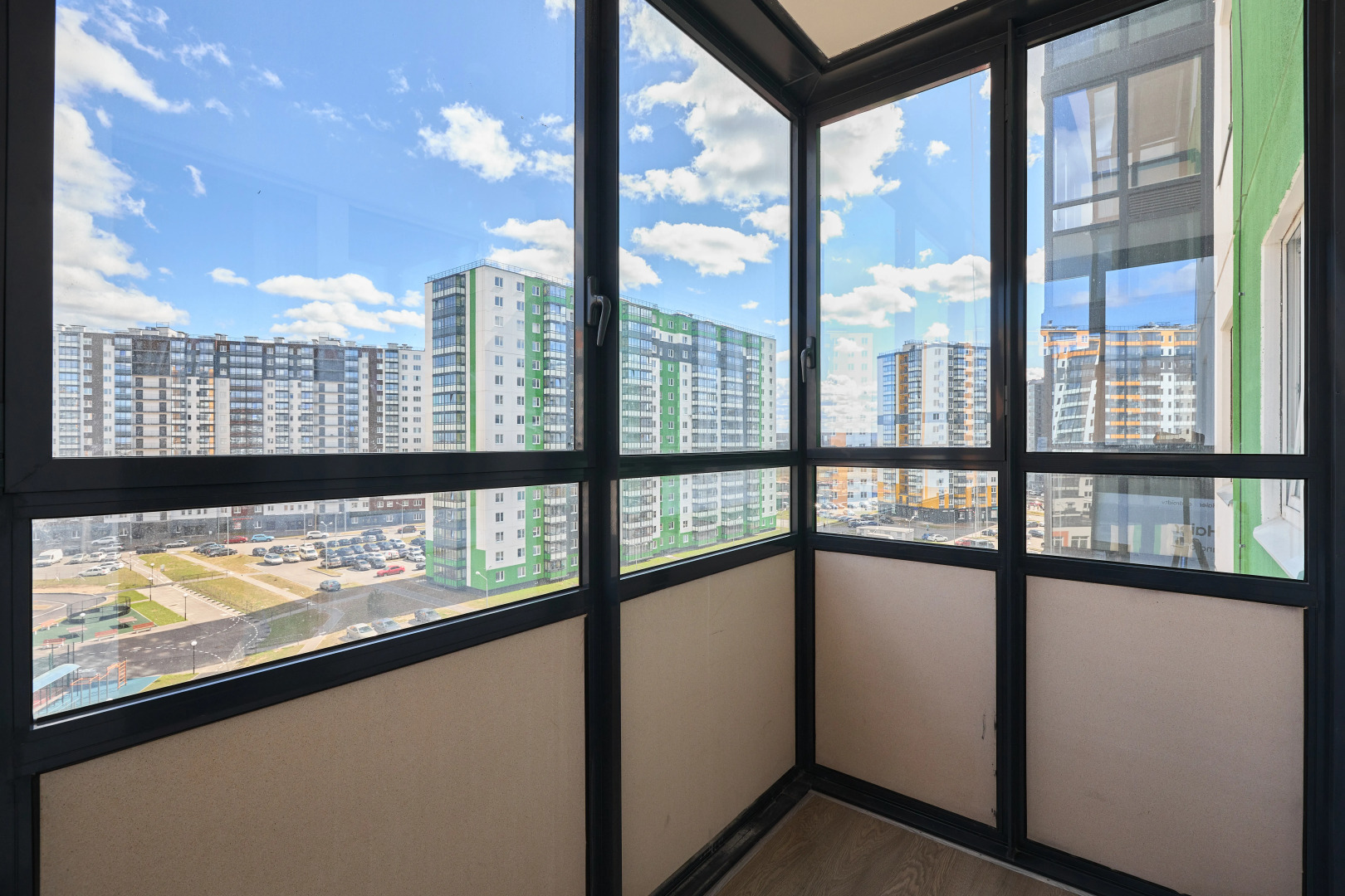 Апартаменты бульваре Десантника Вадима Чугунова 3