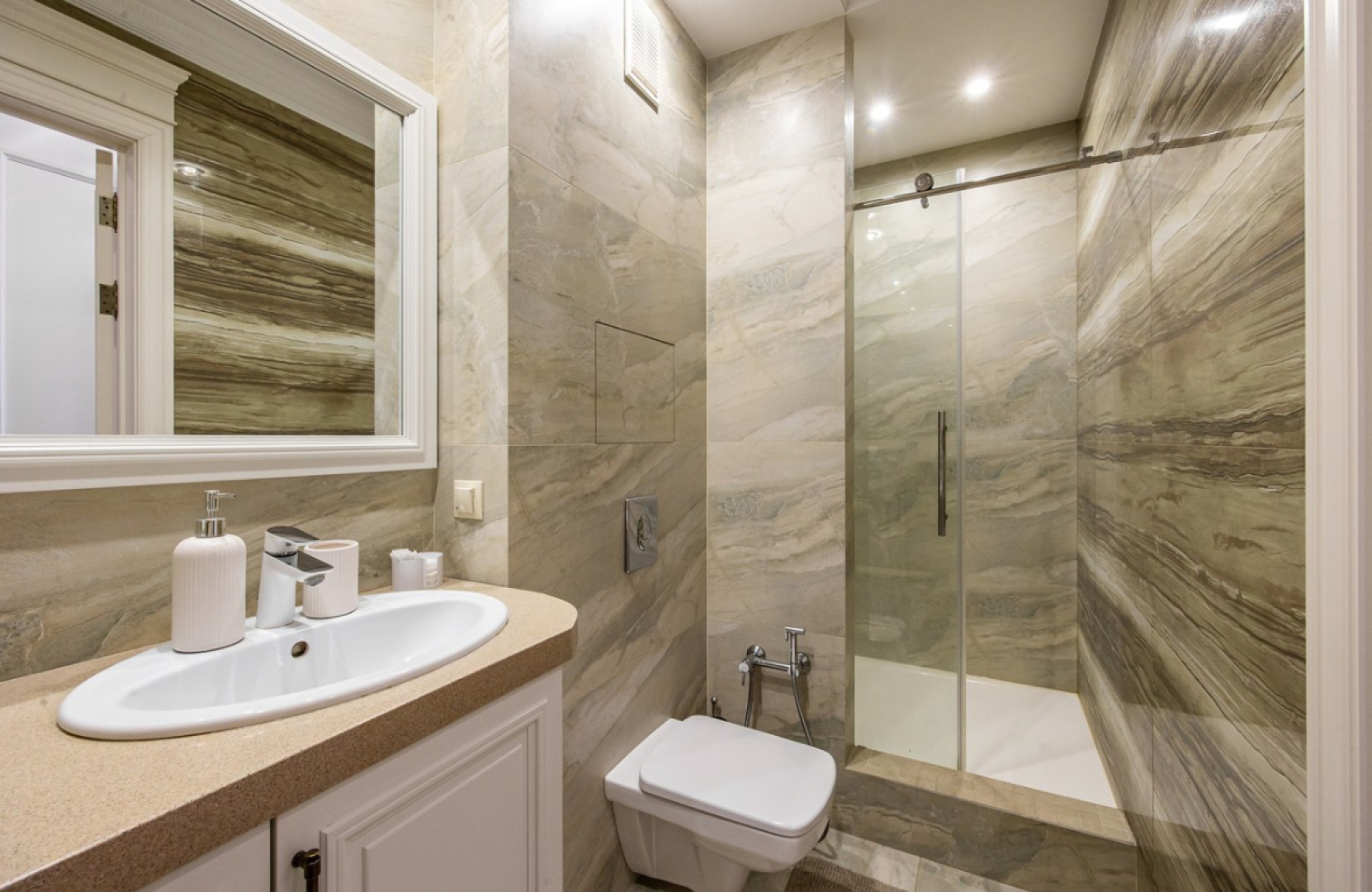 Апартаменты двухкомнатные в центре Минска на Немиге