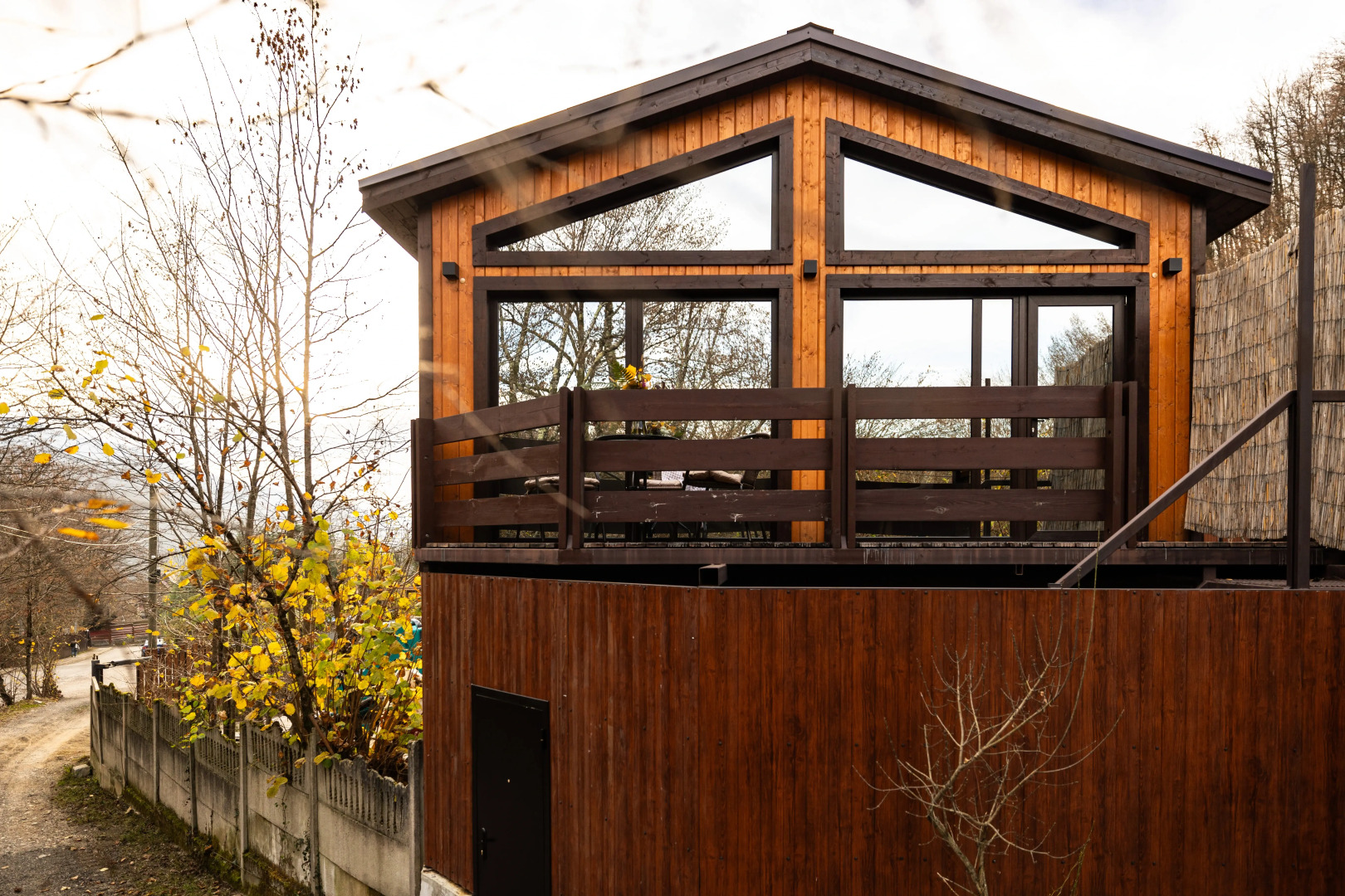 Частный дом Домик в лесу