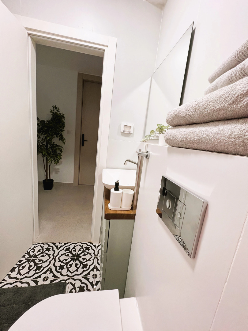 Апартаменты White Door Apartments