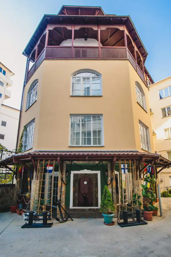 Divo Guest House near sea