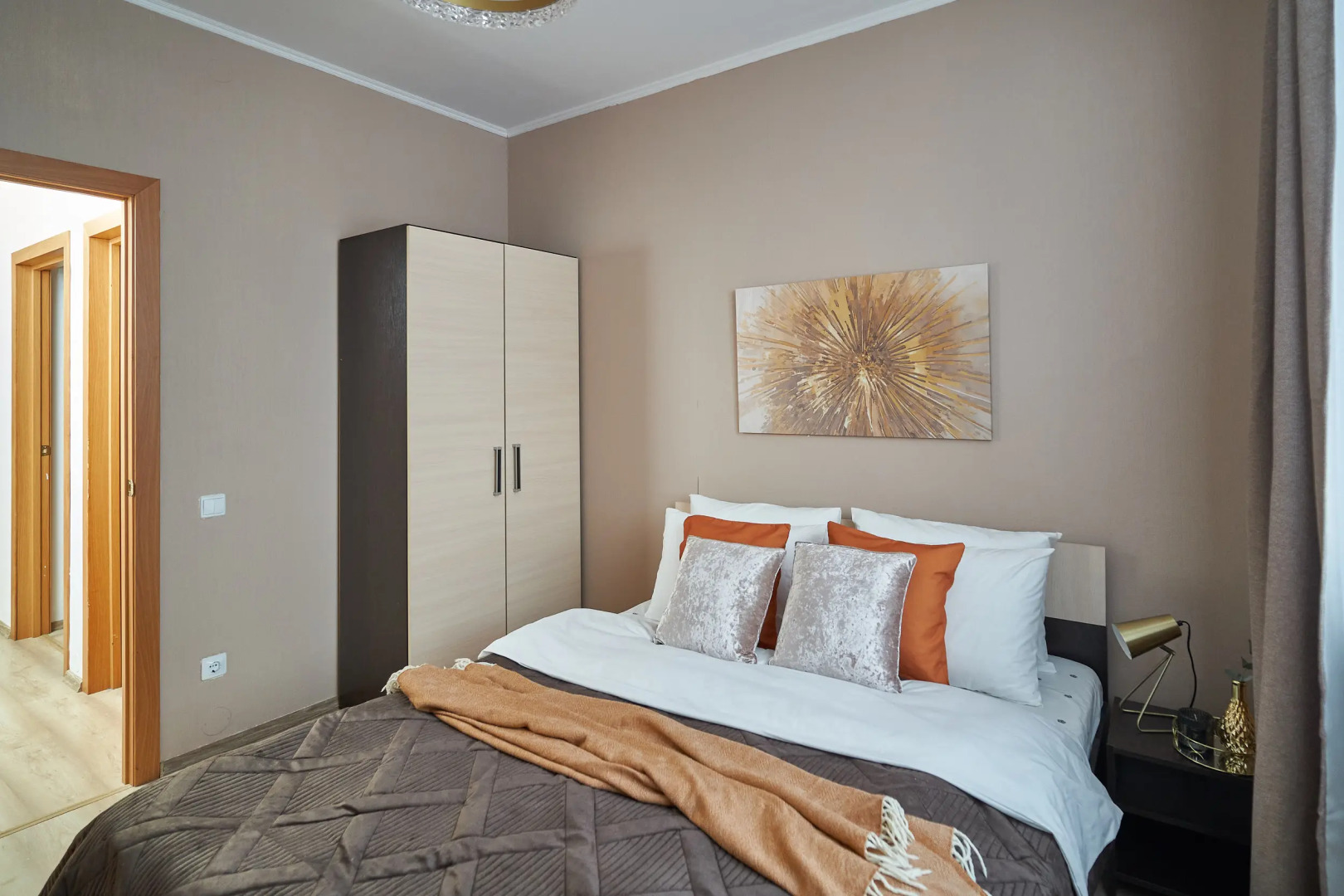 Квартира просторная двухкомнатная с кухней-гостиной от Welcome V Ekb