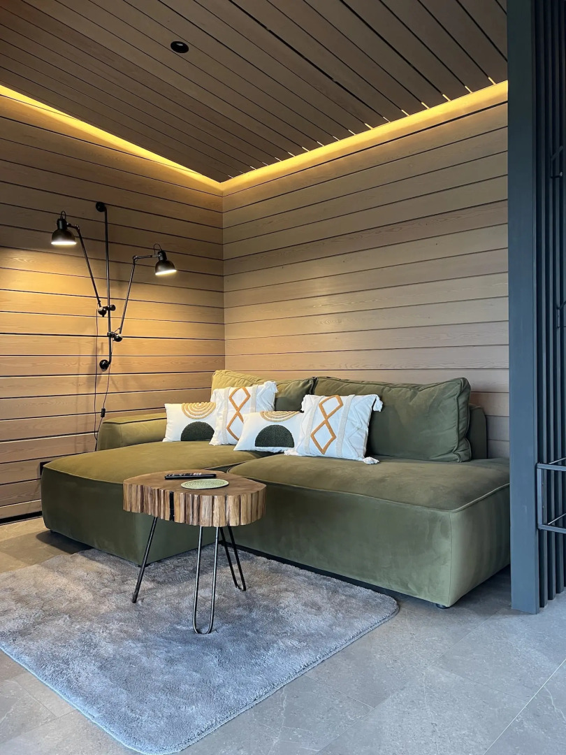 Частный дом Lakeside house