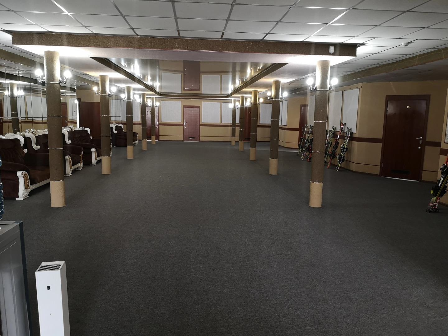 Отель Космос