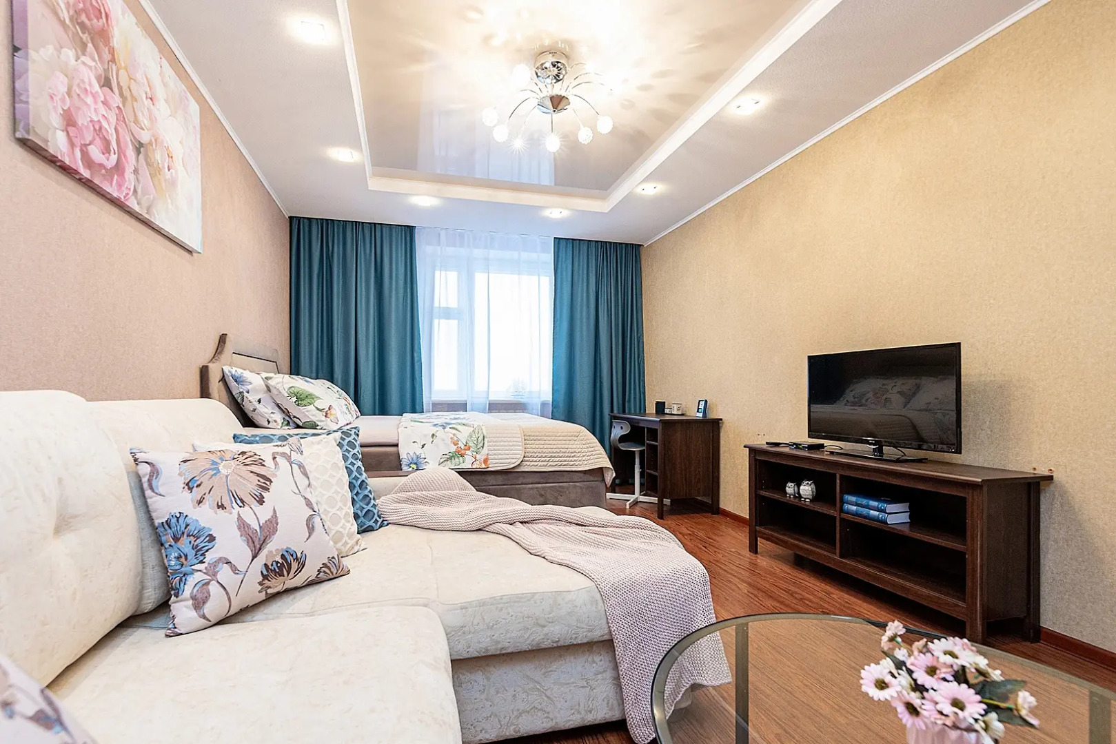 Апартаменты двухкомнатные  на Мещерском бульваре 3/3 .м.Cтрелка. Сова-Дом