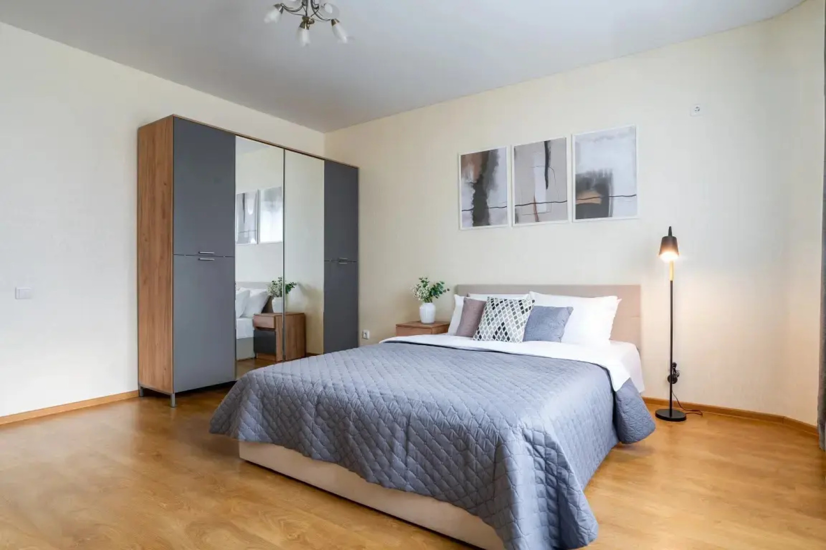 Квартира двухкомнатная Апарт-Отелика в шаговой доступности к парку Галицкого