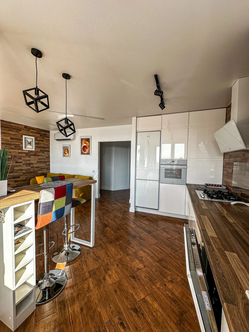 Апартаменты GEOMETRY - Просторная квартира с панорамным видом на реку в центре