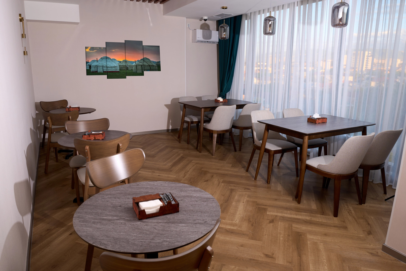 Отель Crown Hotel Bishkek