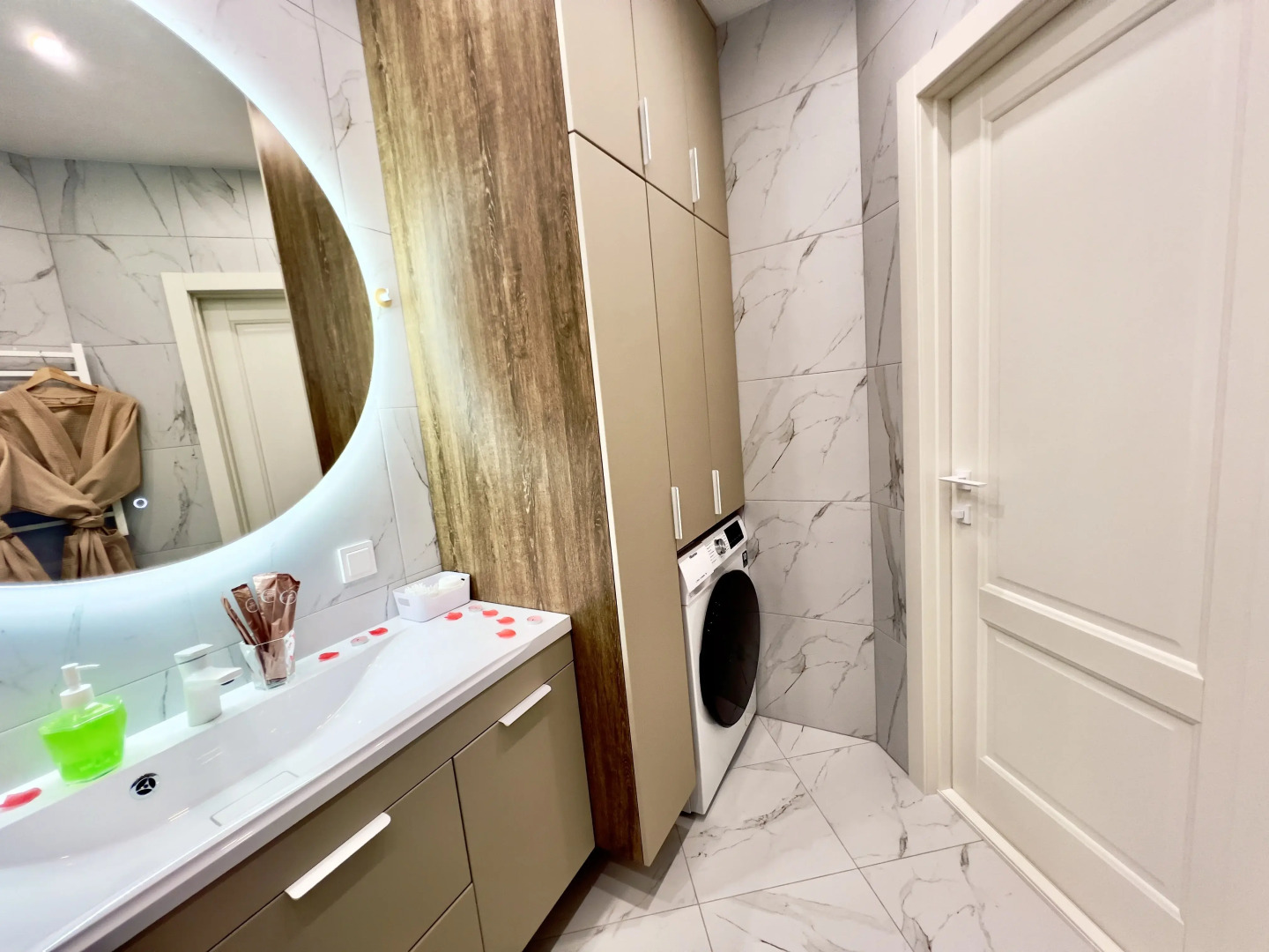 Апартаменты семейные ВыДома в ЖК CityLife в центре города