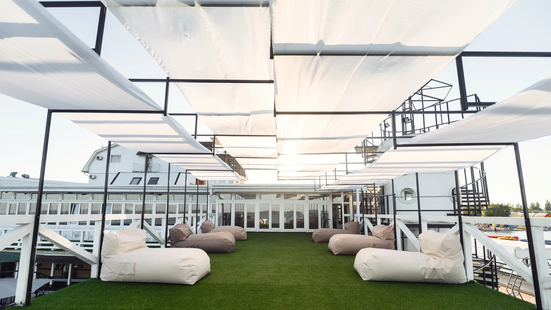 Отель Торнадо