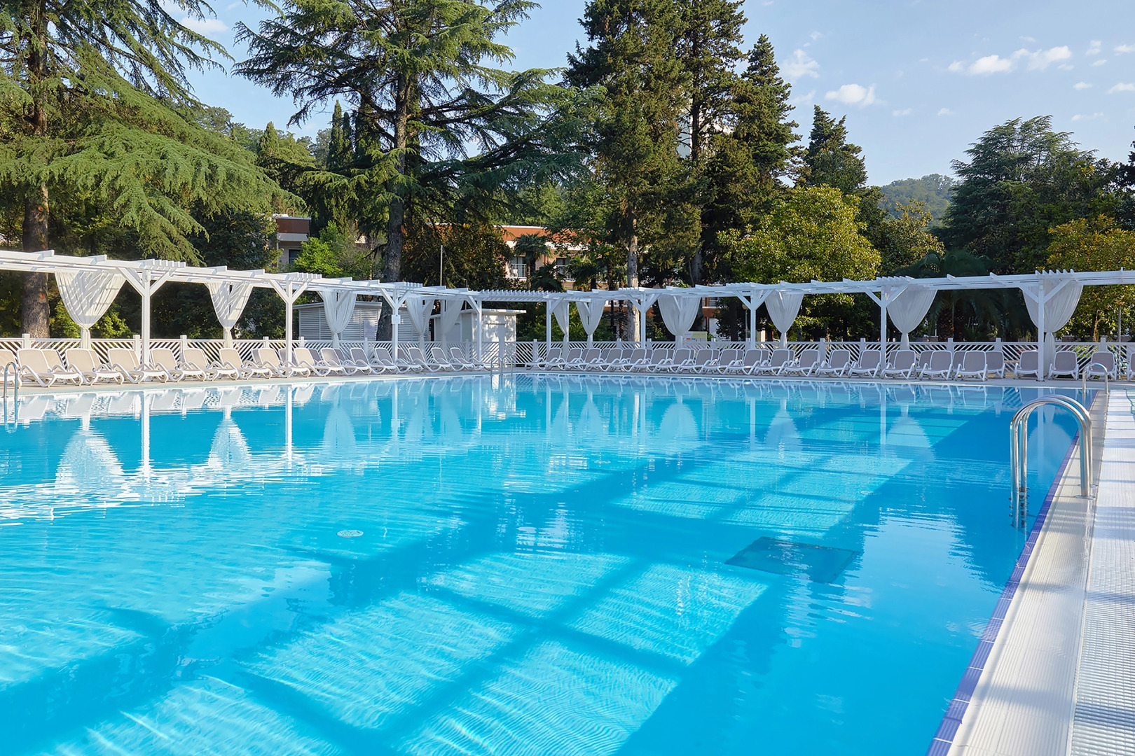 Курортный отель Alean Family Sputnik