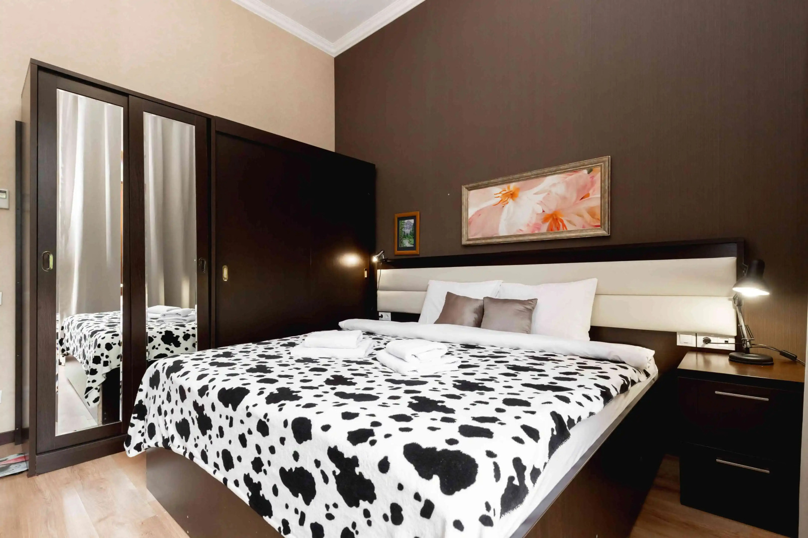 Апартаменты Море Апартаментов на набережной Времена Года